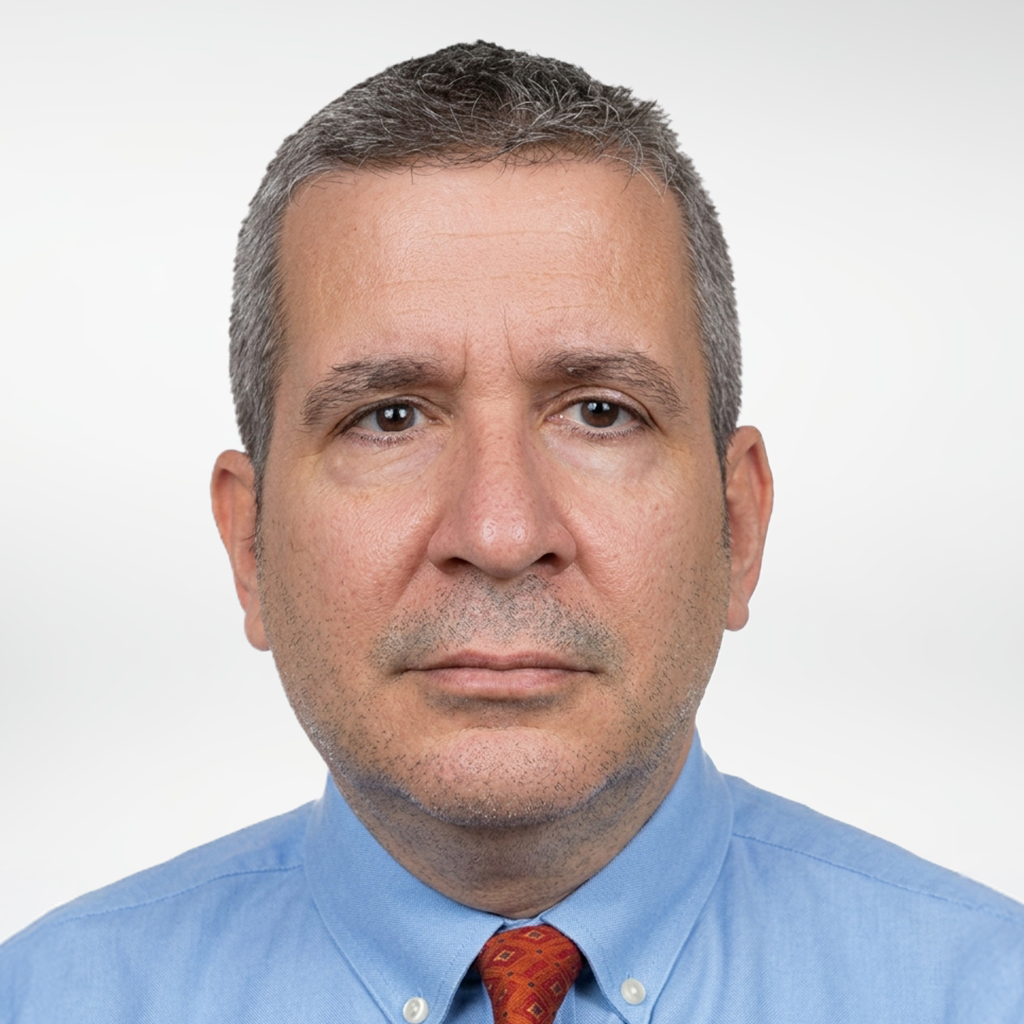 Dr. Efe Onganer
